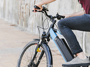 Location de Vélos à Assistance Électrique longue durée : Bravo Véligo !